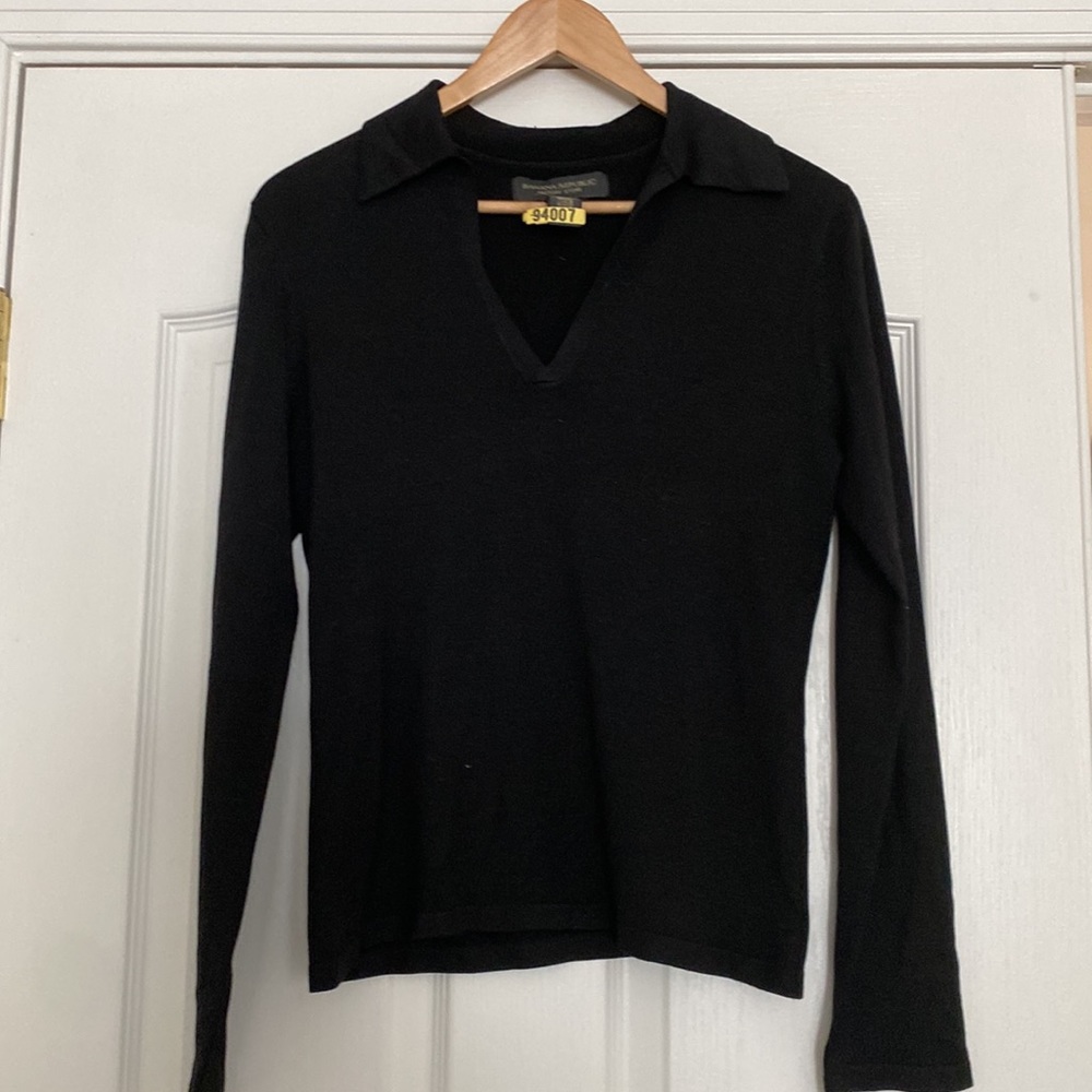 Banana Republic black long sleeve top EUC size medium